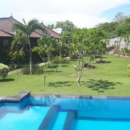Hotel Gatri Hut Lembongan Exterior foto