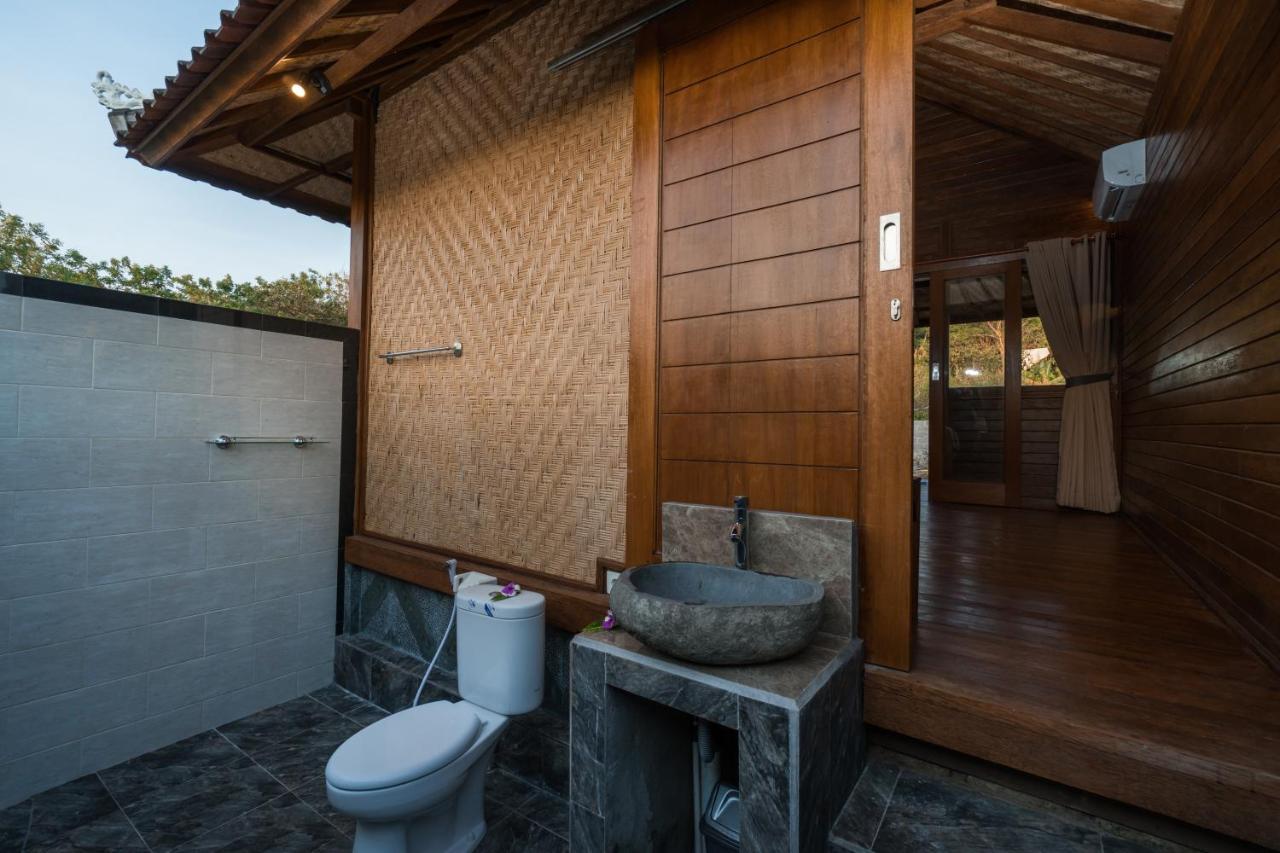 Hotel Gatri Hut Lembongan Exterior foto