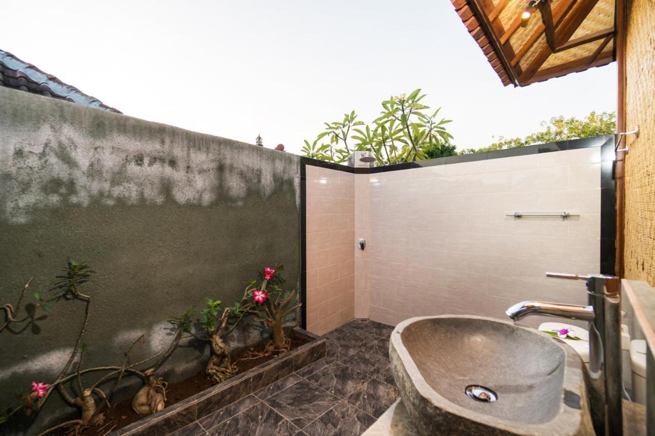 Hotel Gatri Hut Lembongan Exterior foto