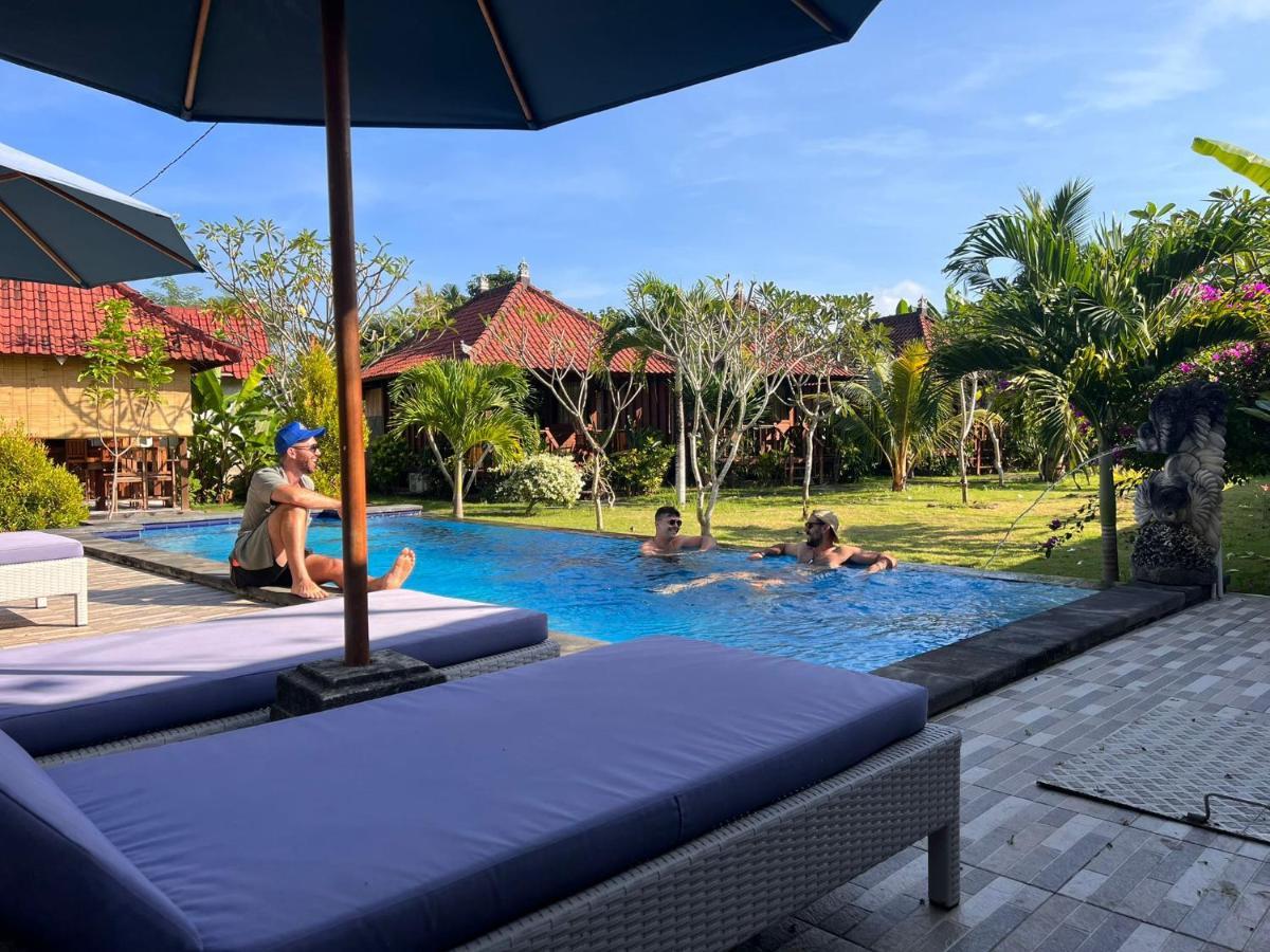 Hotel Gatri Hut Lembongan Exterior foto