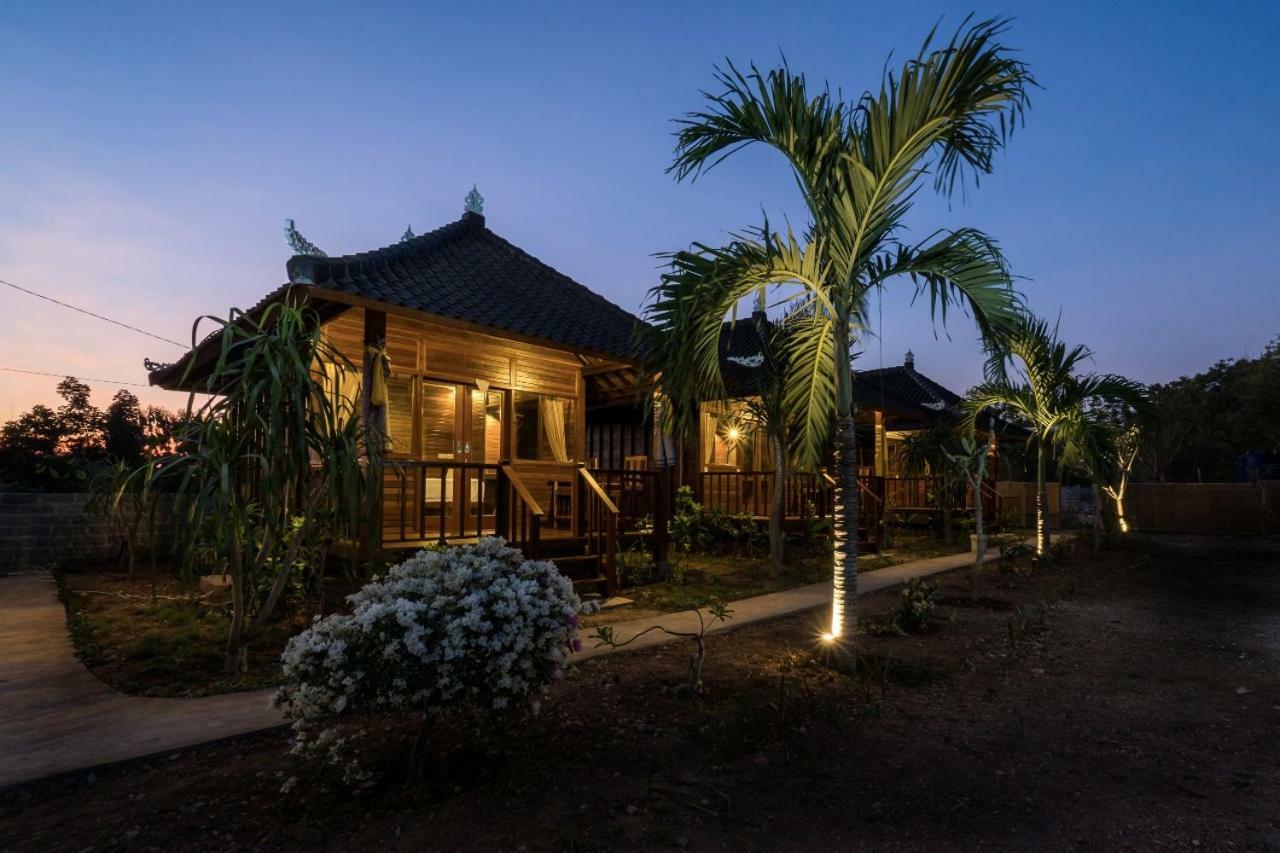Hotel Gatri Hut Lembongan Exterior foto