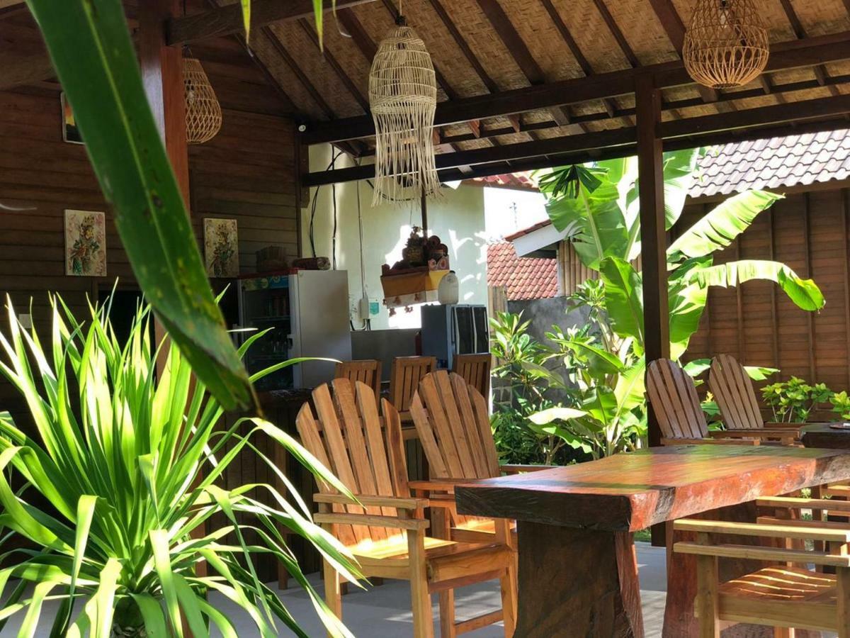 Hotel Gatri Hut Lembongan Exterior foto