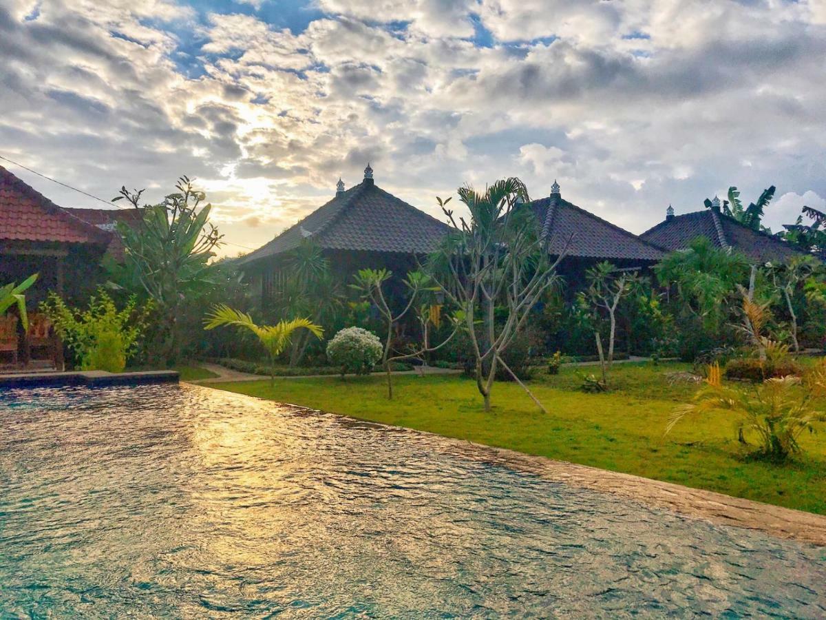 Hotel Gatri Hut Lembongan Exterior foto