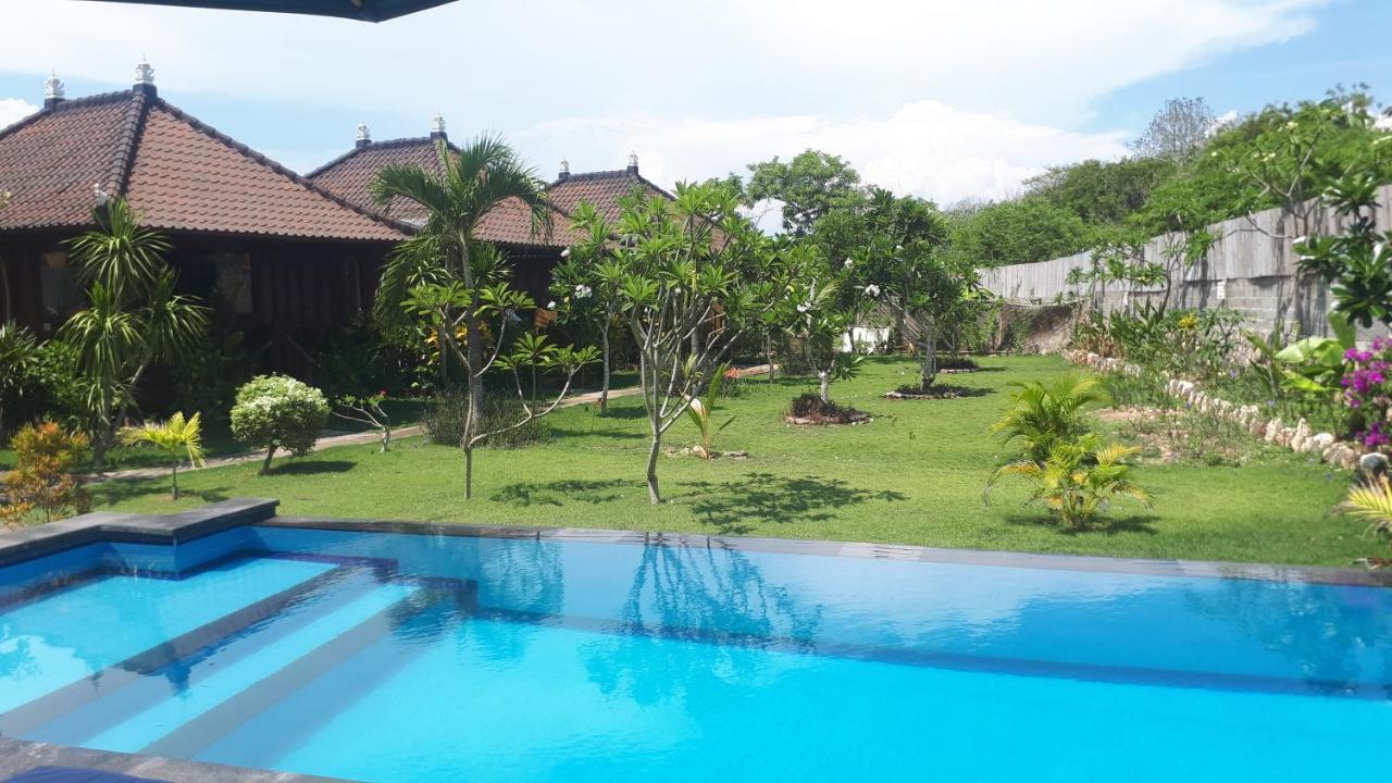 Hotel Gatri Hut Lembongan Exterior foto