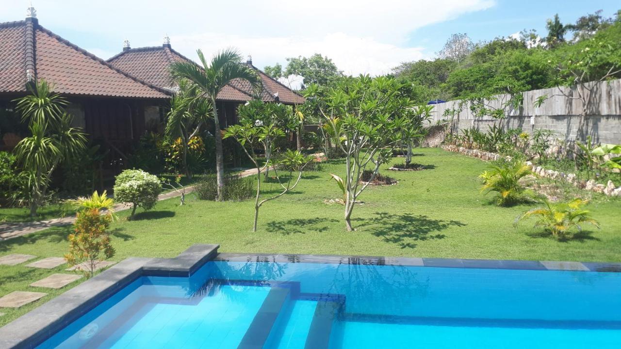 Hotel Gatri Hut Lembongan Exterior foto